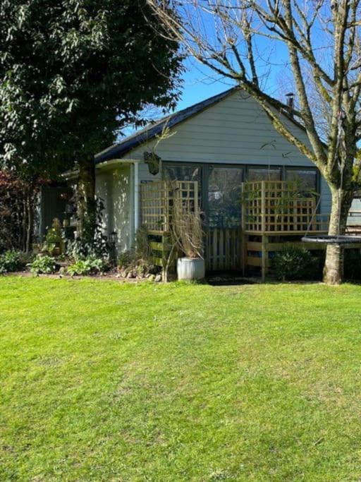 'The Den' Self Contained One Bedroom Annexe. Stockbridge  Bagian luar foto